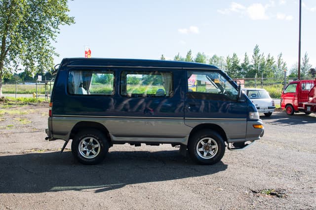 1999 Mitsubishi Delica JDM car for sale — photo 8 of 15