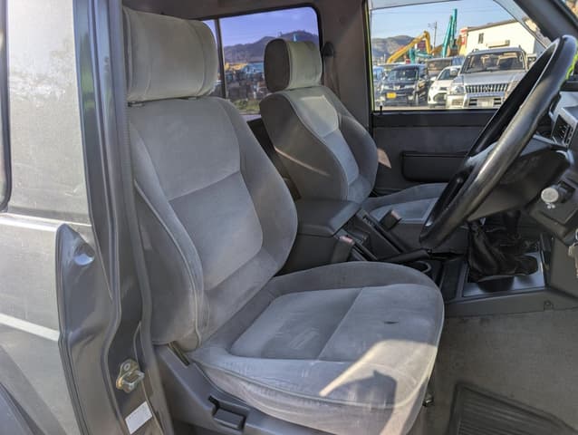 1992 Nissan Safari JDM car for sale — photo 14 of 19