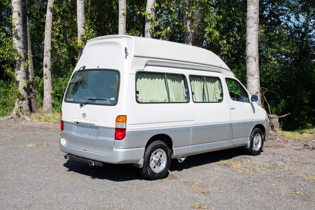 1999 Toyota Grand Hiace JDM car for sale — photo 6 of 15