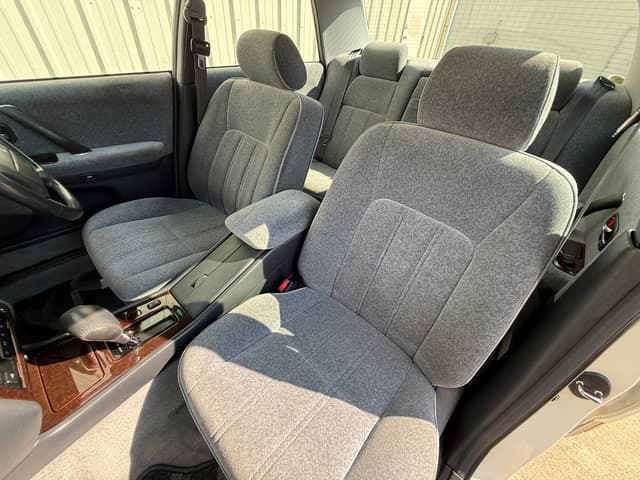 1996 Toyota Crown JDM car for sale — photo 11 of 20