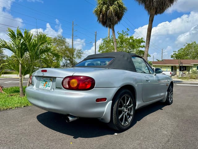 1998 Mazda Roadster (Eunos Roadster / MX-5) JDM car for sale — photo 10 of 14
