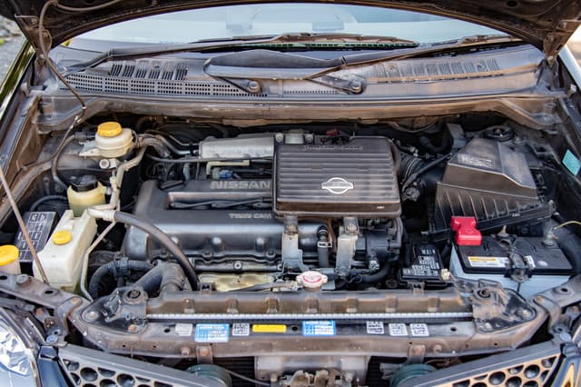 1999 Nissan Tino JDM car for sale — photo 11 of 15