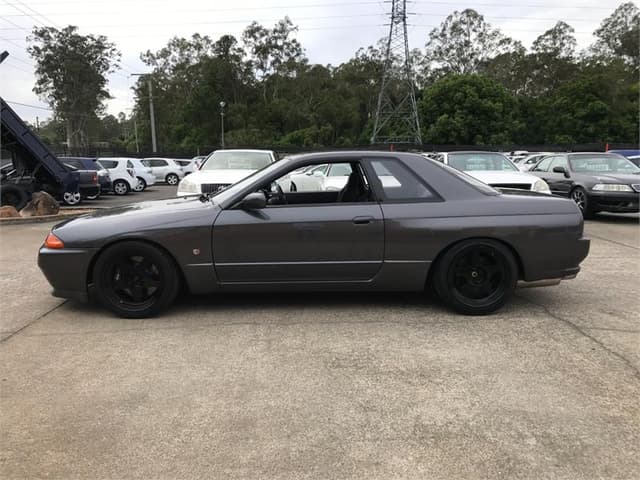 1990 Nissan Skyline JDM car for sale — photo 6 of 18
