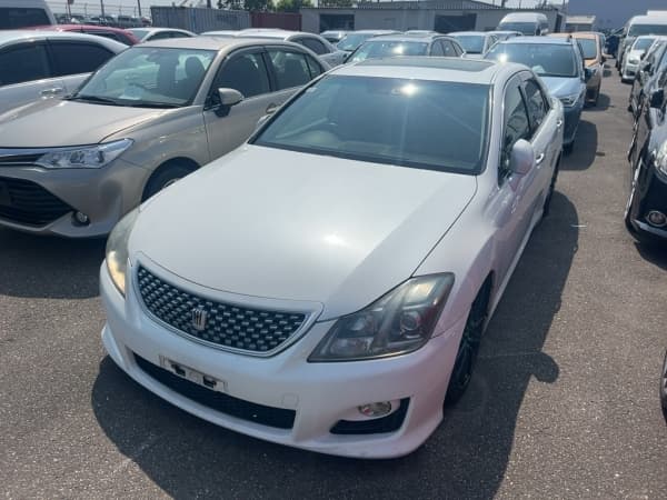 2008 Toyota Crown JDM car for sale — photo 2 of 6