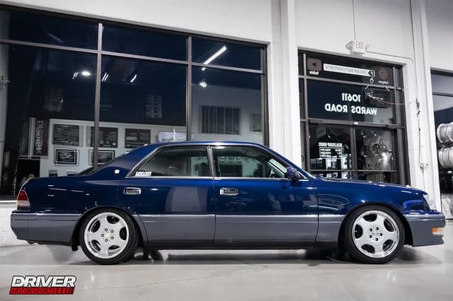 1998 Toyota Crown JDM car for sale — photo 11 of 25