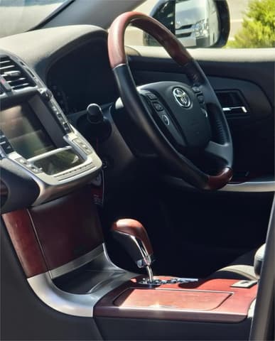 2012 Toyota Majesta JDM car for sale — photo 10 of 19