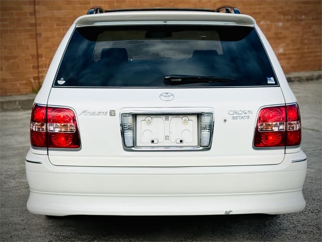 2003 Toyota Crown JDM car for sale — photo 8 of 25