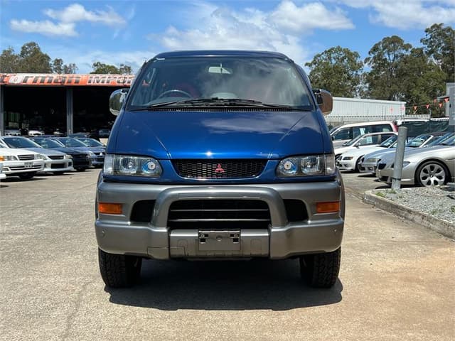 1997 Mitsubishi Delica JDM car for sale — photo 2 of 19