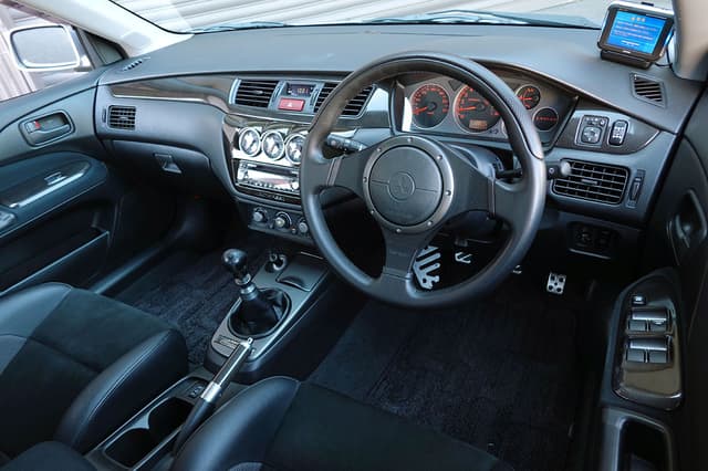 2005 Mitsubishi Lancer Evolution JDM car for sale — photo 6 of 25