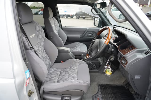 1997 Mitsubishi Pajero JDM car for sale — photo 20 of 24