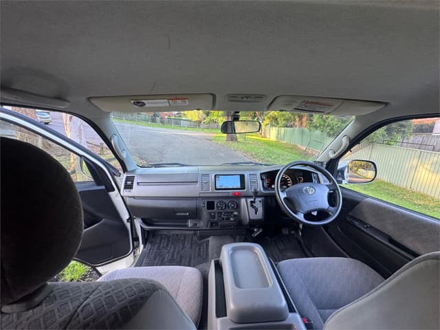 2008 Toyota HiAce JDM car for sale — photo 12 of 25