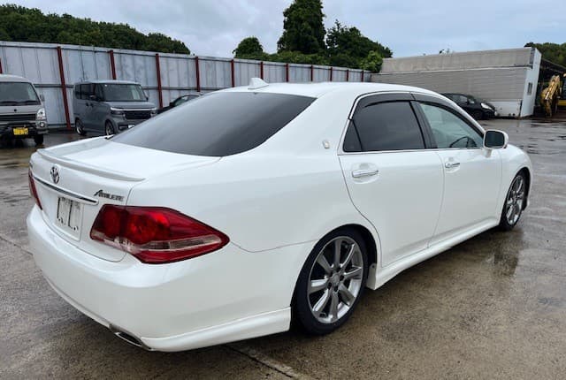 2008 Toyota Crown JDM car for sale — photo 4 of 25