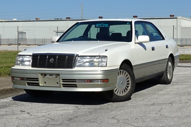 1997 Toyota Crown JDM car for sale — photo 9 of 16