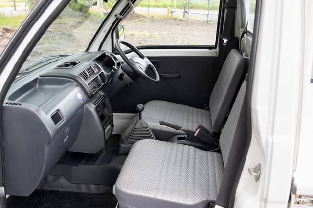 1999 Daihatsu Hijet JDM car for sale — photo 15 of 16