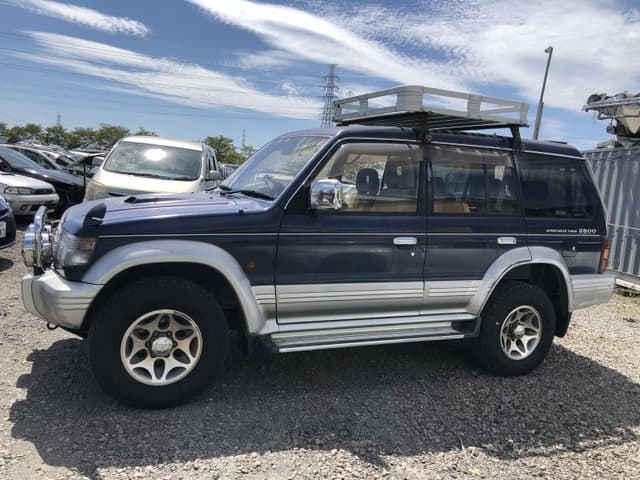1996 Mitsubishi Pajero JDM car for sale — photo 4 of 5