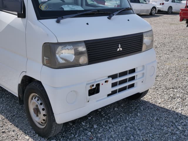 2001 Mitsubishi Minicab JDM car for sale — photo 11 of 25