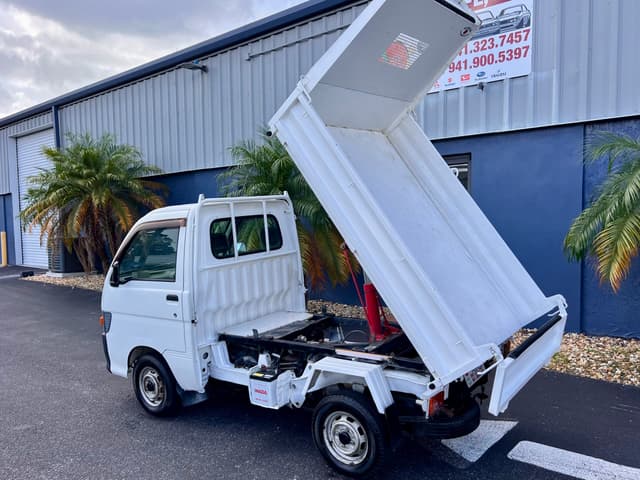 1998 Daihatsu Hijet JDM car for sale — photo 9 of 18