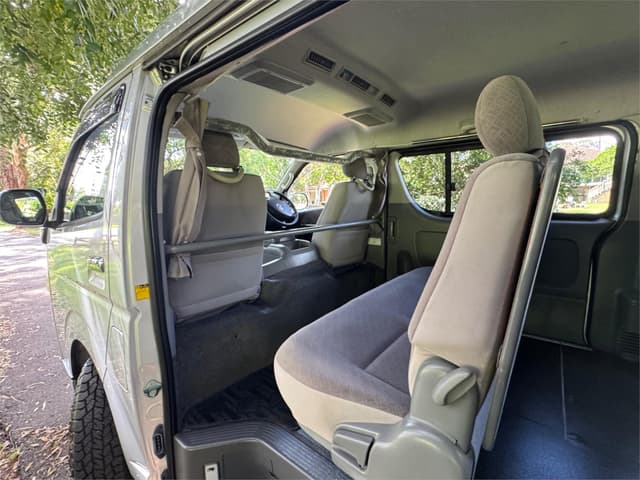 2007 Toyota HiAce JDM car for sale — photo 22 of 23
