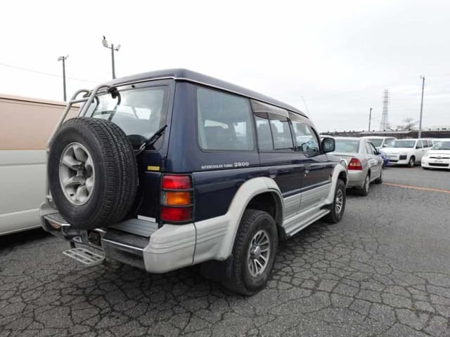 1995 Mitsubishi Pajero JDM car for sale — photo 8 of 22