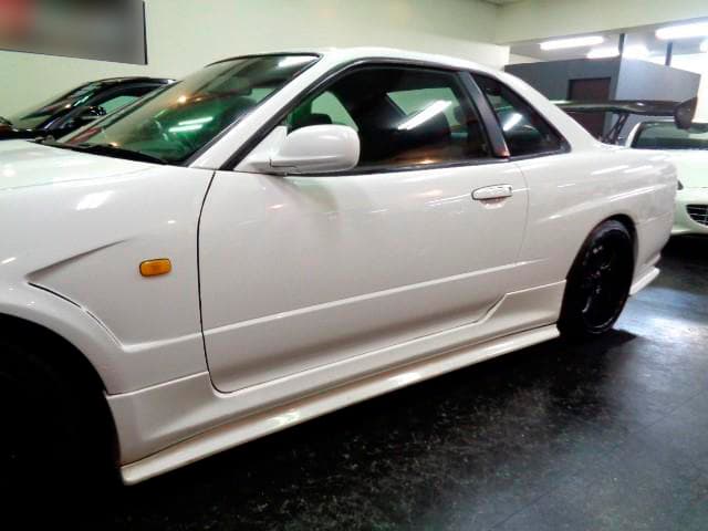 1998 Nissan Skyline JDM car for sale — photo 7 of 21