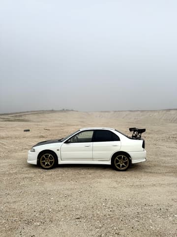 1996 Mitsubishi Lancer Evolution JDM car for sale — photo 10 of 25