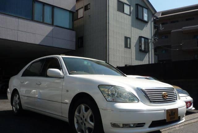 2005 Toyota Celsior JDM car for sale — photo 3 of 25
