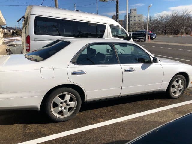 1995 Nissan Gloria JDM car for sale — photo 4 of 25