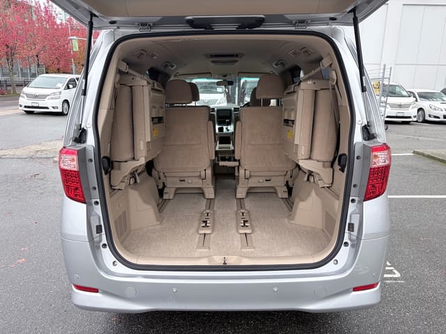 2010 Toyota Alphard JDM car for sale — photo 17 of 18