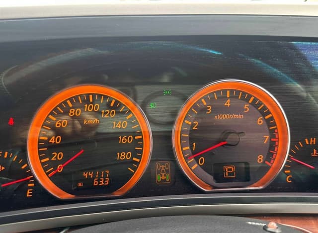 2005 Nissan Elgrand JDM car for sale — photo 9 of 13