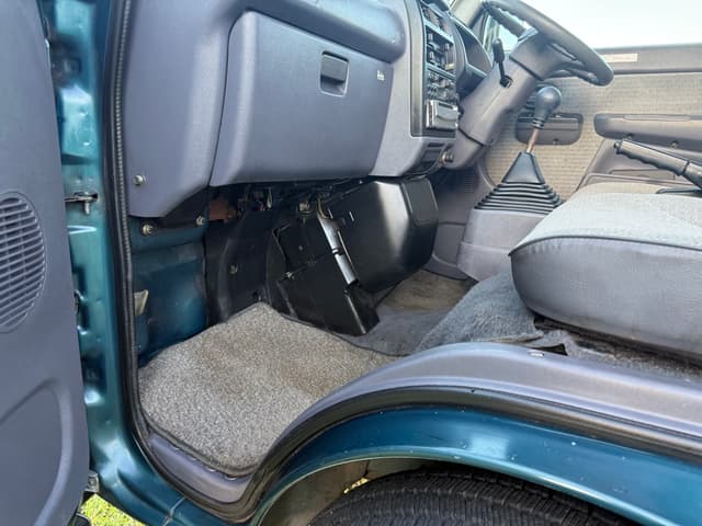 1998 Mitsubishi Bravo Minivan JDM car for sale — photo 7 of 24