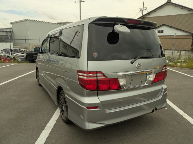 2006 Toyota Alphard JDM car for sale — photo 3 of 10