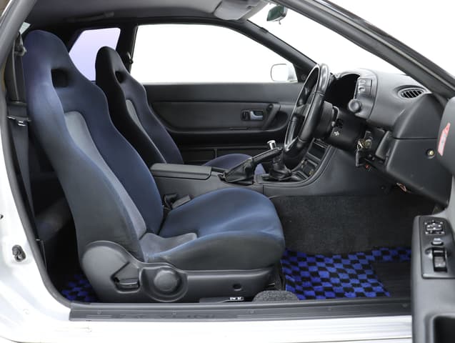 1992 Nissan Skyline JDM car for sale — photo 11 of 25