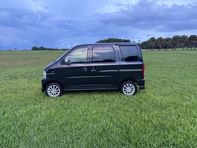 2001 Daihatsu Atrai JDM car for sale — photo 7 of 25