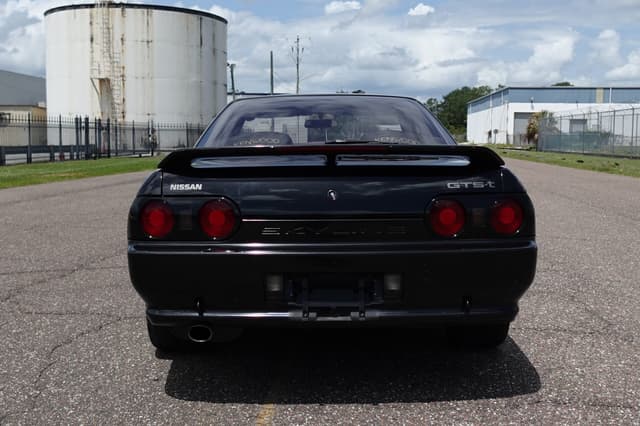 1989 Nissan Skyline JDM car for sale — photo 9 of 20