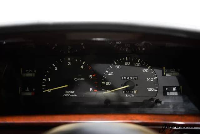 1994 Toyota Hilux Surf JDM car for sale — photo 14 of 25