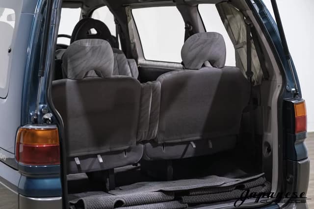 1994 Mitsubishi Delica JDM car for sale — photo 20 of 25