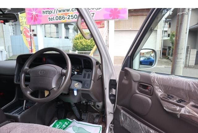 1996 Toyota HiAce JDM car for sale — photo 13 of 25