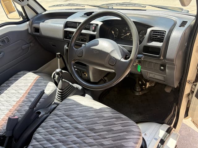 2001 Daihatsu Hijet JDM car for sale — photo 13 of 19