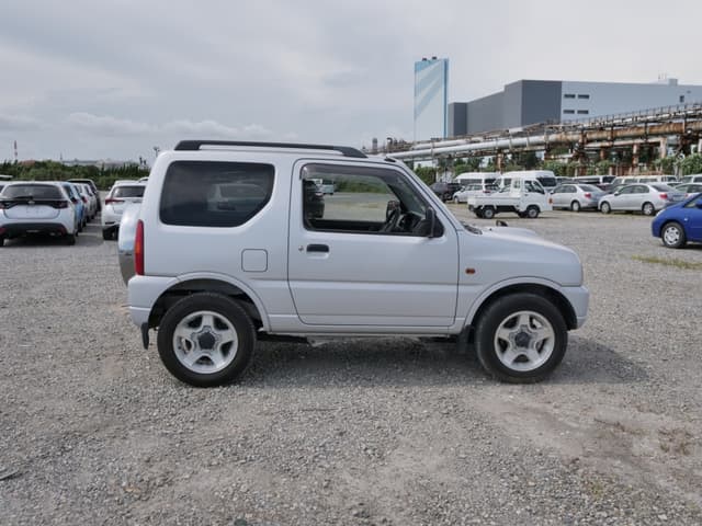 2001 Suzuki Jimny JDM car for sale — photo 4 of 25