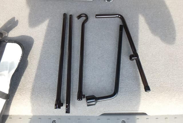 2007 Toyota Hilux Surf JDM car for sale — photo 30 of 56