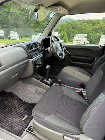 2000 Suzuki Jimny JDM car for sale — photo 9 of 16