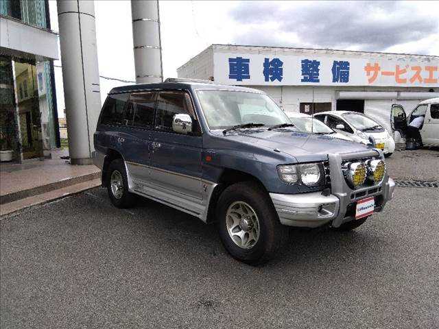 1997 Mitsubishi Pajero JDM car for sale — photo 4 of 25