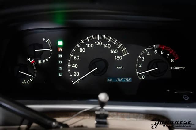 2000 Toyota Grand Hiace JDM car for sale — photo 13 of 25