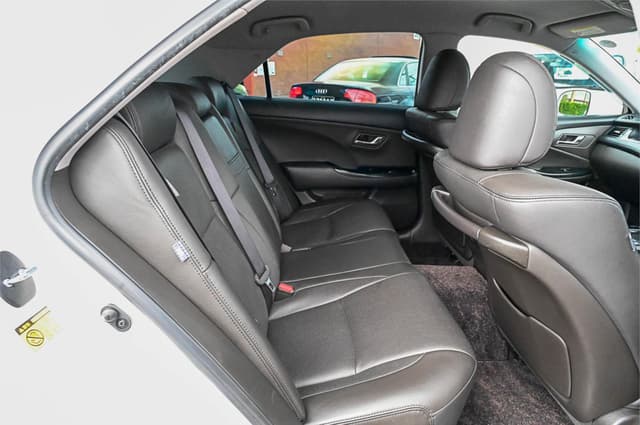 2008 Toyota Crown JDM car for sale — photo 17 of 25