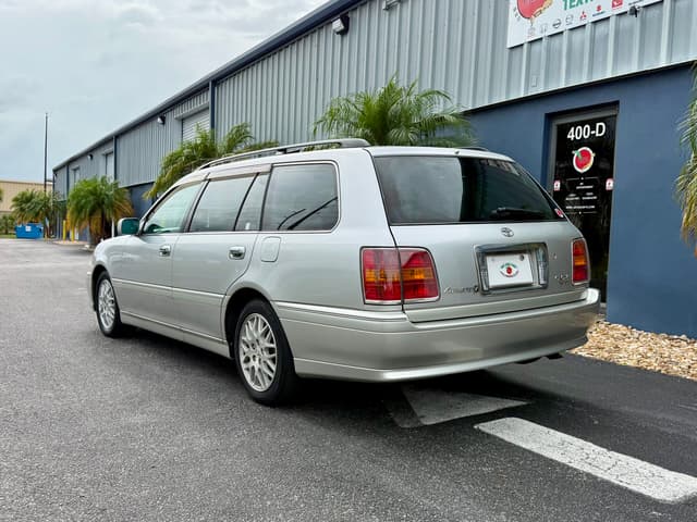 2001 Toyota Crown JDM car for sale — photo 8 of 23
