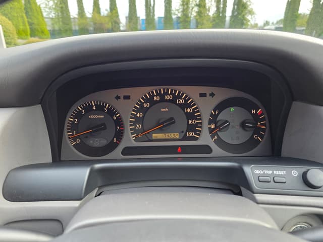 2000 Toyota Crown JDM car for sale — photo 9 of 14