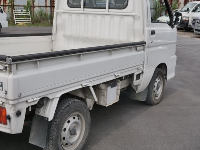 2000 Daihatsu Hijet JDM car for sale — photo 18 of 25