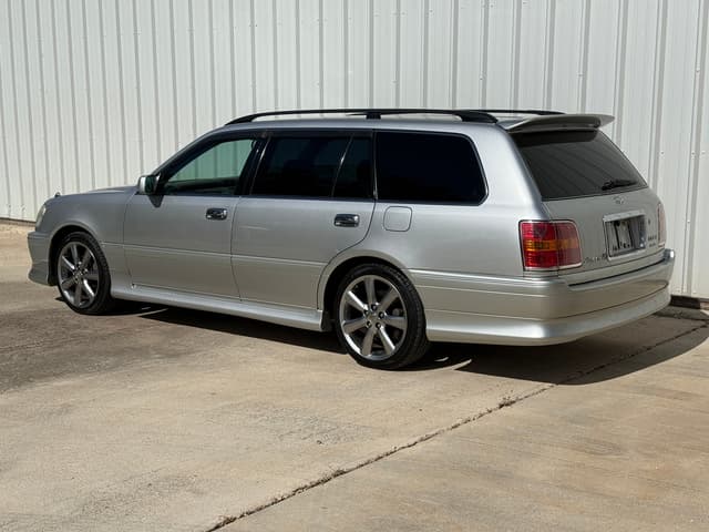 2000 Toyota Crown JDM car for sale — photo 4 of 24