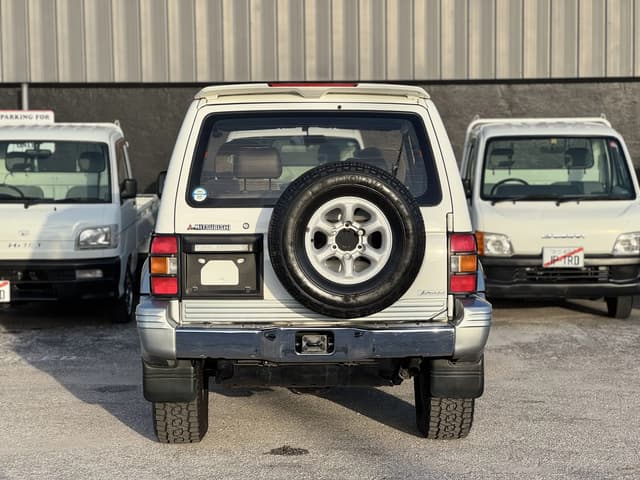 1996 Mitsubishi Pajero JDM car for sale — photo 10 of 25