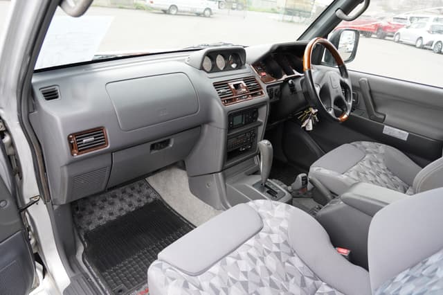 1997 Mitsubishi Pajero JDM car for sale — photo 19 of 24